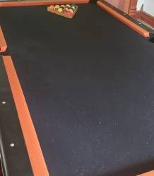 8x4.5 ft pool table great condition